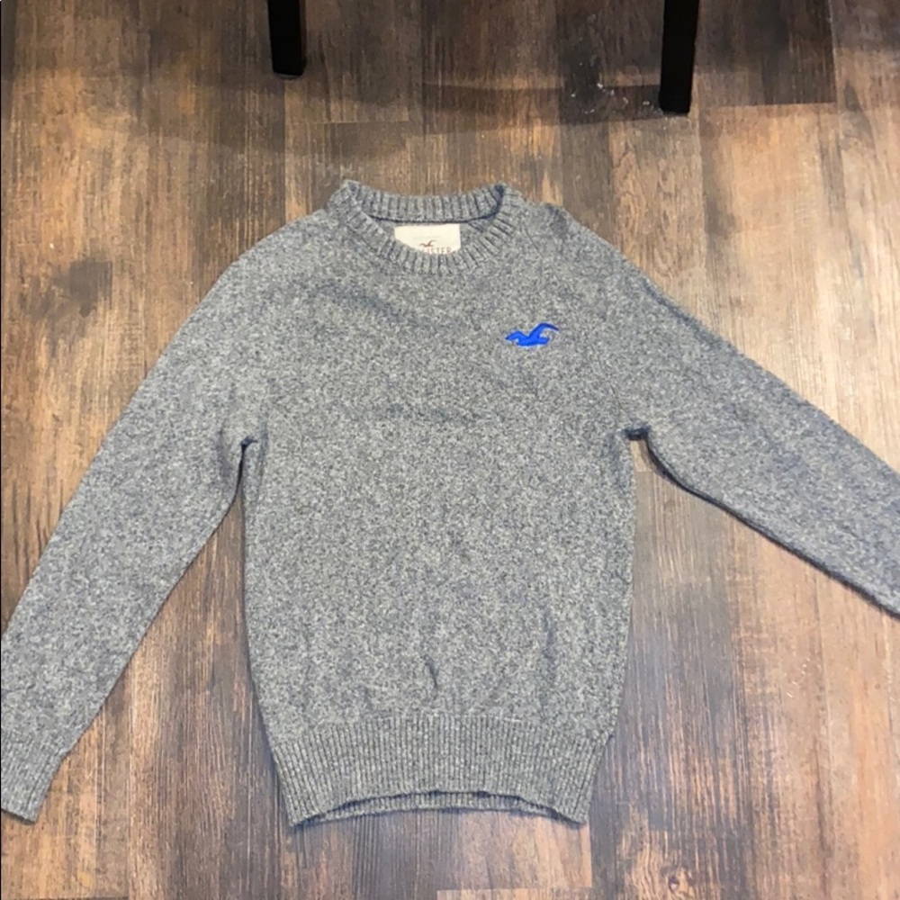 Warm Hollister men’s sweater